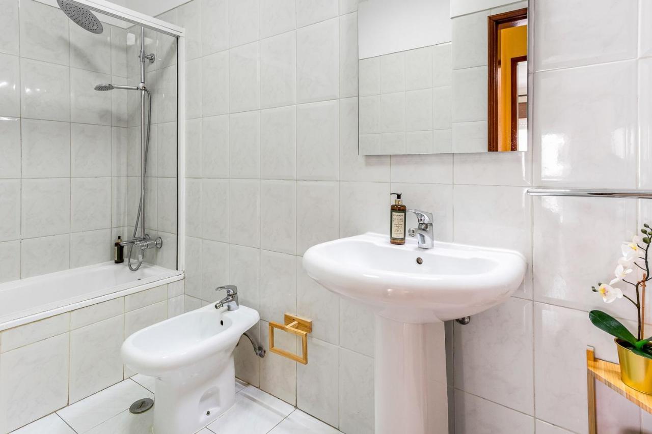 1Br Infante Flat In Quarteira By Lovelystay Екстер'єр фото